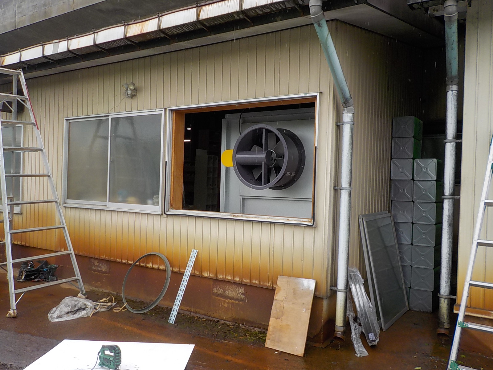 塗装ブース排気ダクト立ち上げ | 集塵・局所排気・換気設備の吉田工業